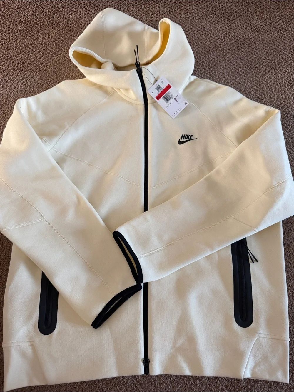 Nike Tech Fleece Windrunner Full-Zip Hoodie Men’s Large Coconut Milk NWT Black Z